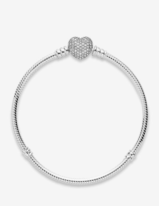 Brazalete Pandora Moments con broche de corazón brillante