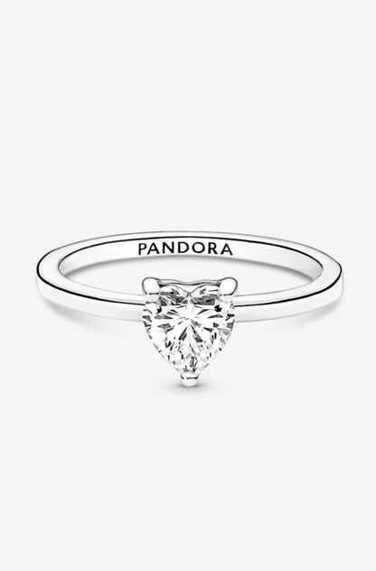 Anillo Pandora solitario corazón